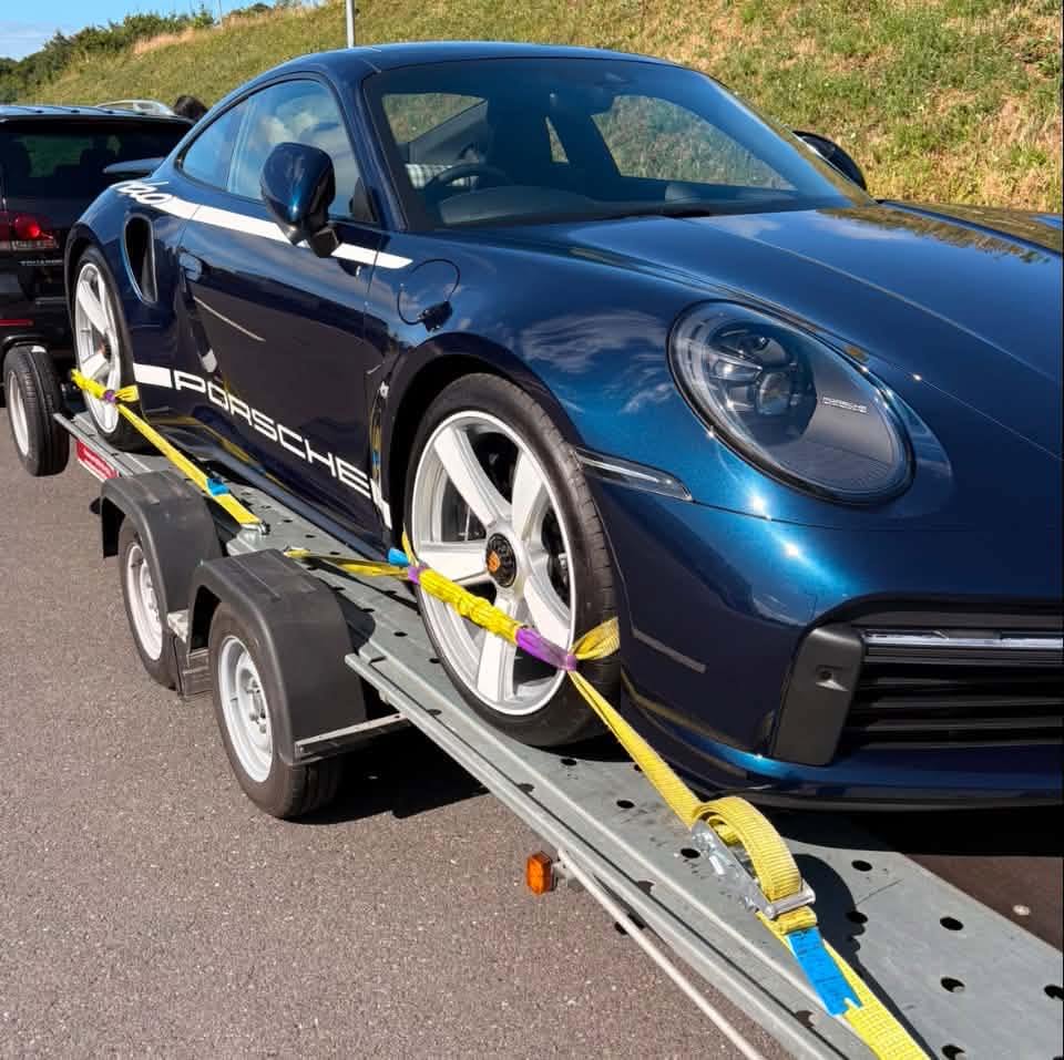 Porsche 911 Turbo secured on the 1 Call transporter